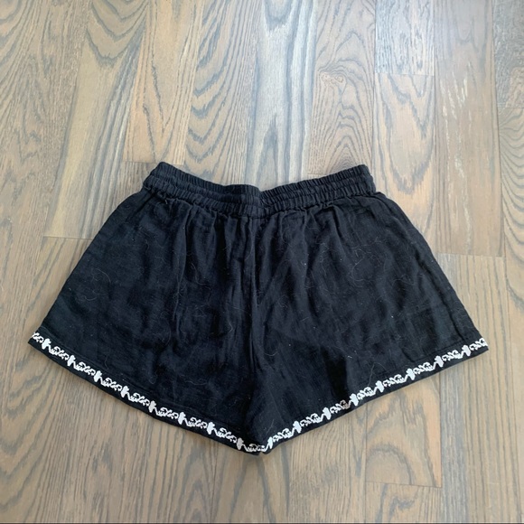 Ella Moss Embroidery Detail Shorts Sz L - Picture 2 of 3